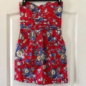S sleeveless floral minidress